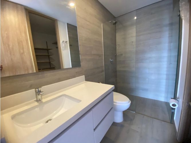 Apartamento de 2 alcobas en arriendo en El Poblado, Medellín, 72 m² · foto 19 de 24