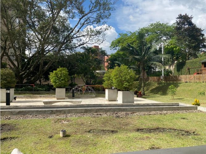 Apartamento de 3 alcobas en arriendo en El Poblado, Medellín, 320 m² · foto 22 de 24
