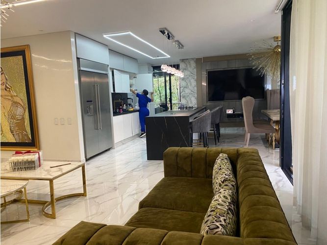 Apartamento de 3 alcobas en arriendo en El Poblado, Medellín, 320 m² · foto 24 de 24
