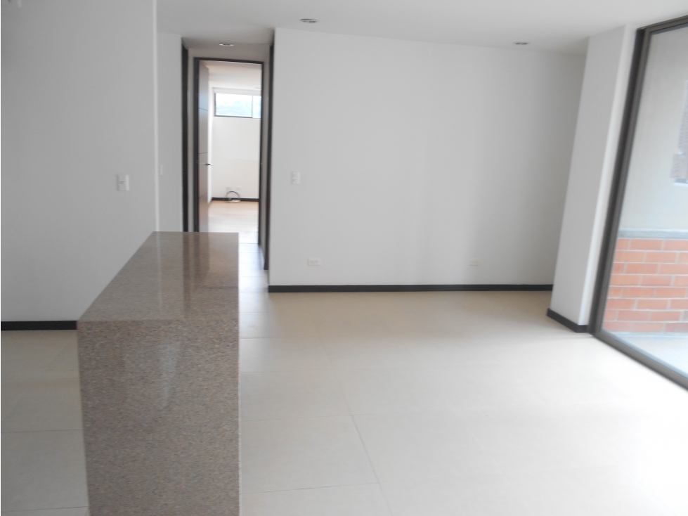 Apartamento en arriendo en Las Palmas, Medellín · foto 3 de 23