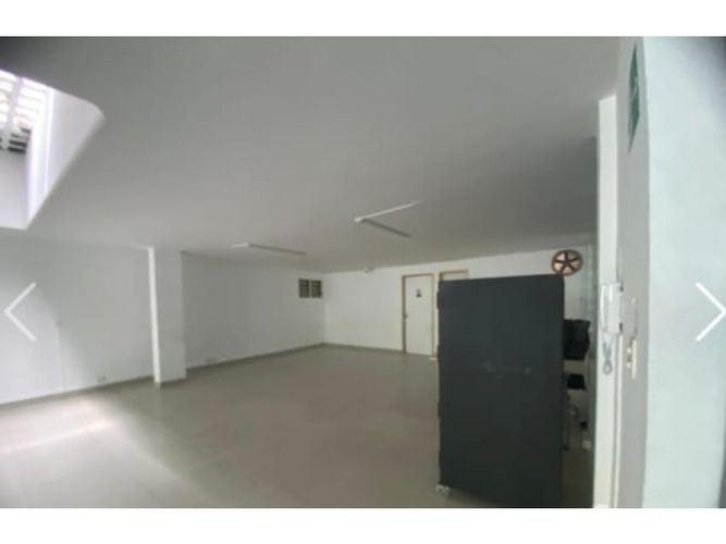 Apartaestudio en venta en Manila, Medellín, 170 m² · foto 11 de 13