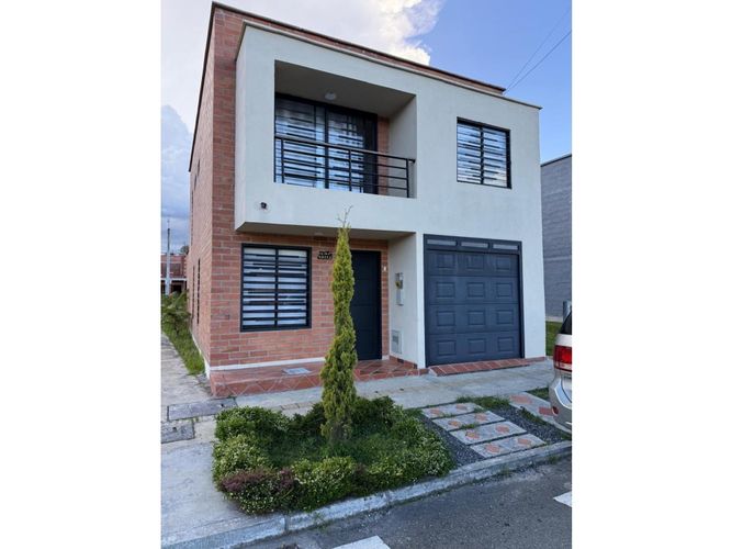Casa de 3 alcobas en venta en La Alhambra, El Carmen de Viboral, 165 m² · foto 5 de 14