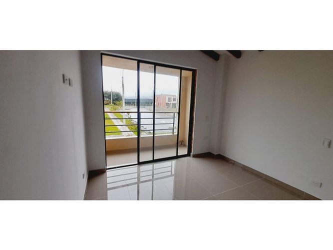 Casa de 3 alcobas en venta en La Alhambra, El Carmen de Viboral, 165 m² · foto 9 de 14