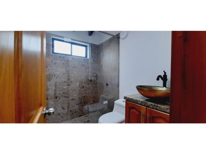 Casa de 3 alcobas en venta en La Alhambra, El Carmen de Viboral, 165 m² · foto 11 de 14