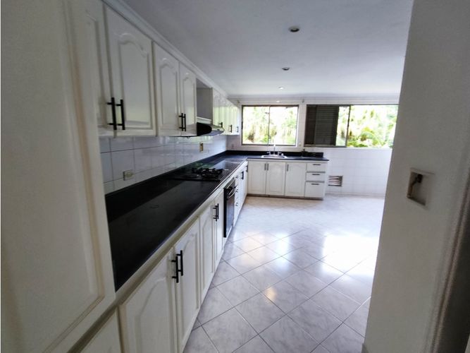 Apartamento de 3 alcobas en venta en Las Palmas, Medellín, 154 m² · foto 17 de 24