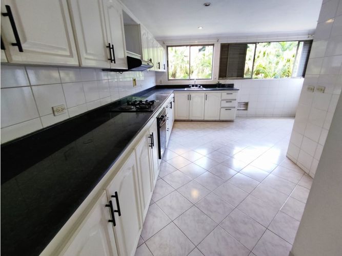 Apartamento de 3 alcobas en venta en Las Palmas, Medellín, 154 m² · foto 18 de 24