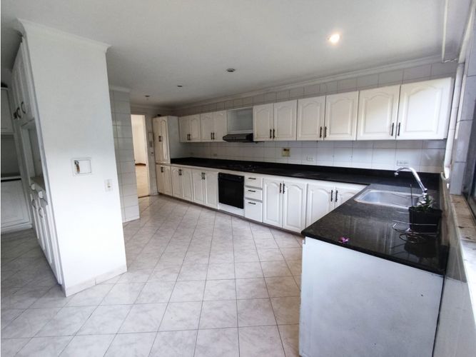 Apartamento de 3 alcobas en venta en Las Palmas, Medellín, 154 m² · foto 19 de 24