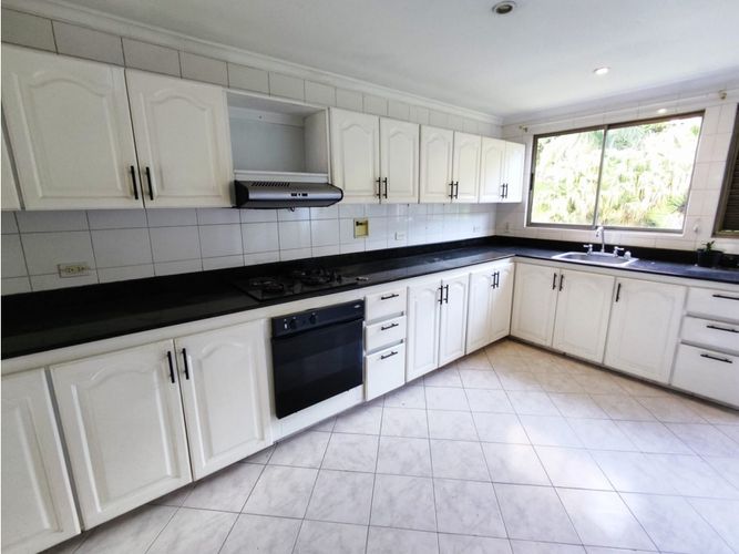 Apartamento de 3 alcobas en venta en Las Palmas, Medellín, 154 m² · foto 20 de 24