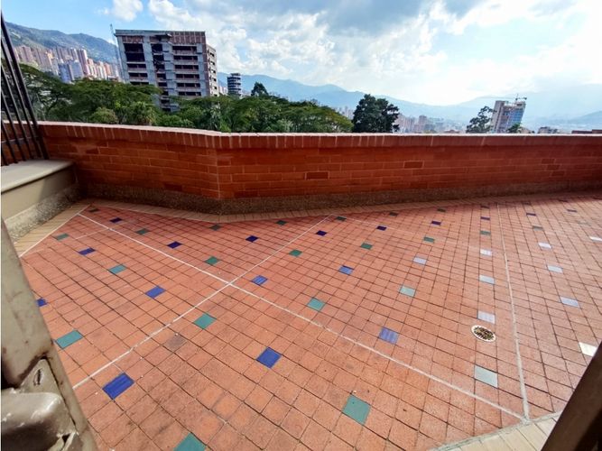 Apartamento de 3 alcobas en venta en Las Palmas, Medellín, 154 m² · foto 22 de 24