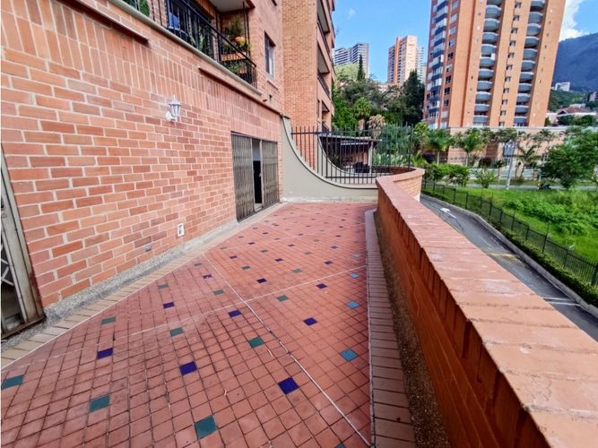 Apartamento de 3 alcobas en venta en Las Palmas, Medellín, 154 m² · foto 23 de 24
