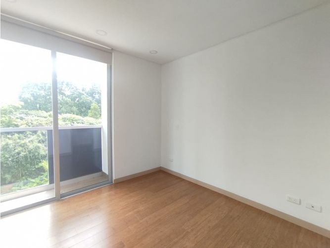 Apartamento de 2 alcobas en arriendo en El Diamante No. 2, Medellín, 74 m² · foto 6 de 13