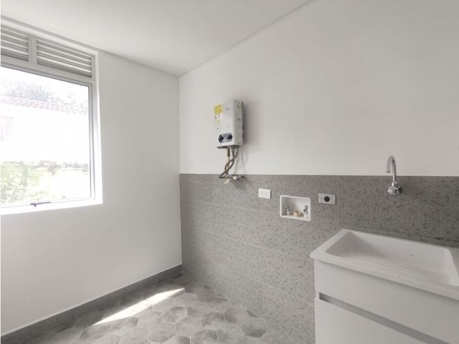 Apartamento de 2 alcobas en arriendo en El Diamante No. 2, Medellín, 74 m² · foto 7 de 13