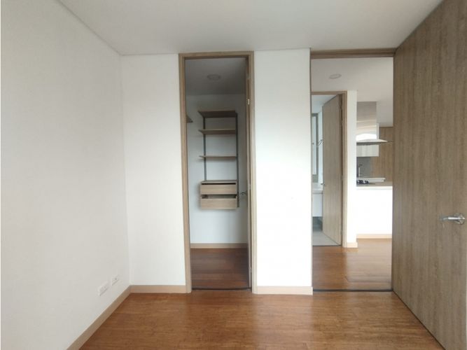 Apartamento de 2 alcobas en arriendo en El Diamante No. 2, Medellín, 74 m² · foto 9 de 13