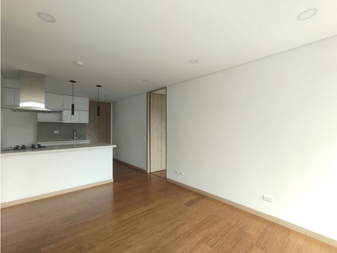 Apartamento de 2 alcobas en arriendo en El Diamante No. 2, Medellín, 74 m² · foto 10 de 13