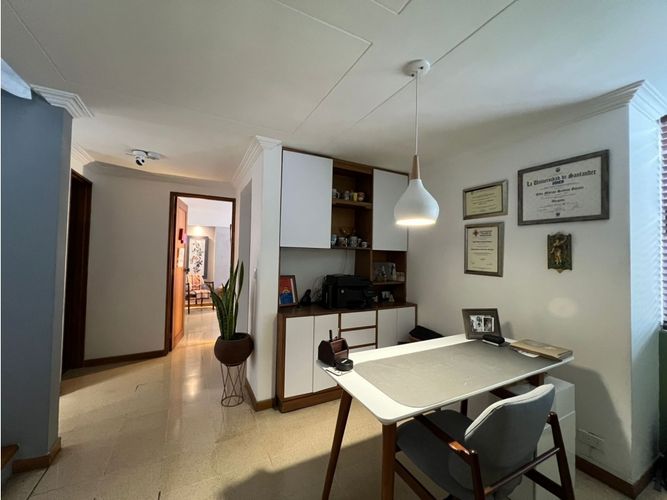 Apartamento de 4 alcobas en arriendo en El Poblado, Medellín, 130 m² · foto 4 de 24