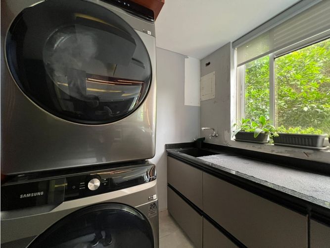 Apartamento de 4 alcobas en arriendo en El Poblado, Medellín, 130 m² · foto 9 de 24