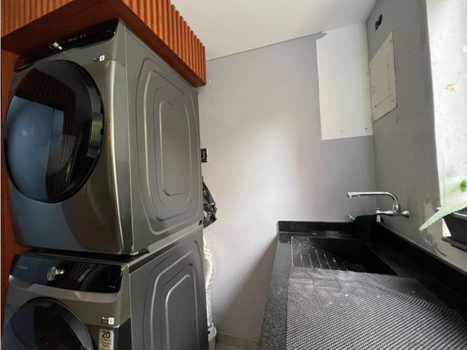 Apartamento de 4 alcobas en arriendo en El Poblado, Medellín, 130 m² · foto 20 de 24