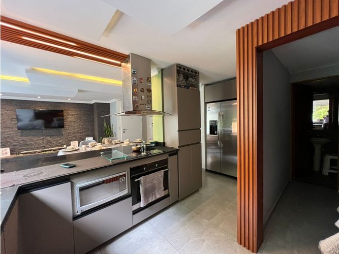 Apartamento de 4 alcobas en arriendo en El Poblado, Medellín, 130 m² · foto 22 de 24