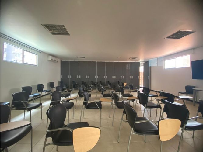 Oficina en arriendo en La Candelaria, Medellín, 509 m² · foto 2 de 24
