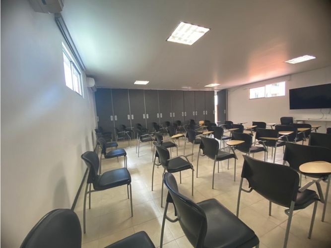 Oficina en arriendo en La Candelaria, Medellín, 509 m² · foto 4 de 24