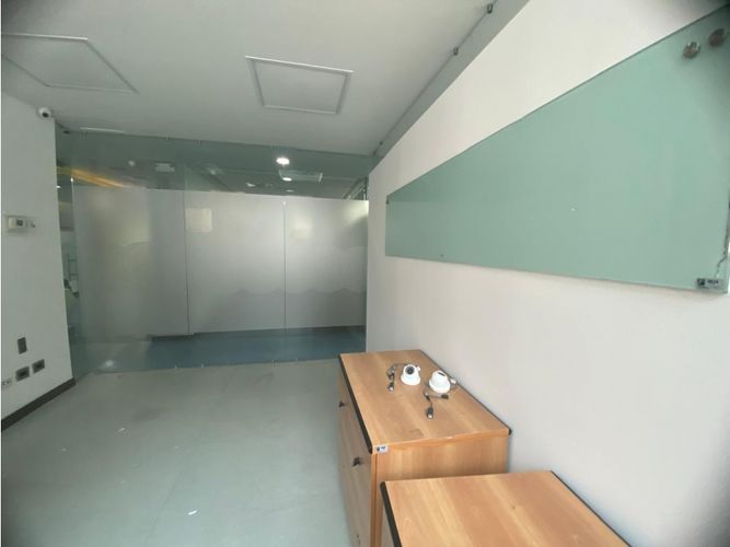 Oficina en arriendo en La Candelaria, Medellín, 509 m² · foto 7 de 24