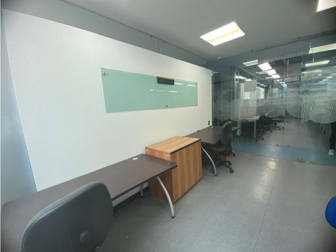 Oficina en arriendo en La Candelaria, Medellín, 509 m² · foto 11 de 24