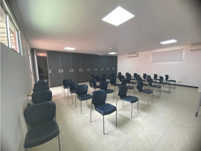 Oficina en arriendo en La Candelaria, Medellín, 509 m² · foto 23 de 24