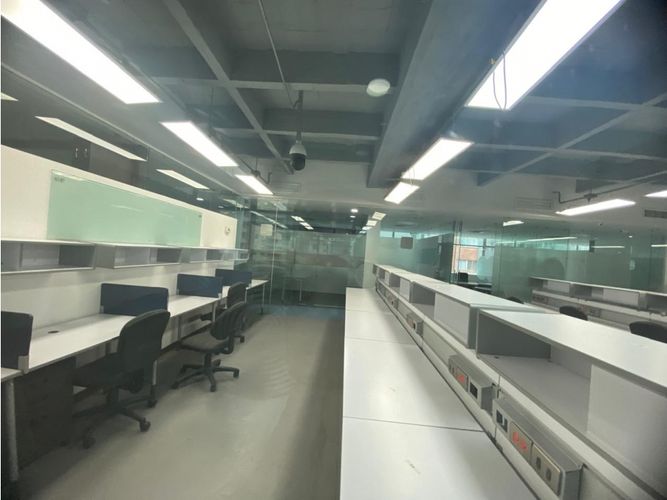 Oficina en arriendo en La Candelaria, Medellín, 509 m² · foto 24 de 24