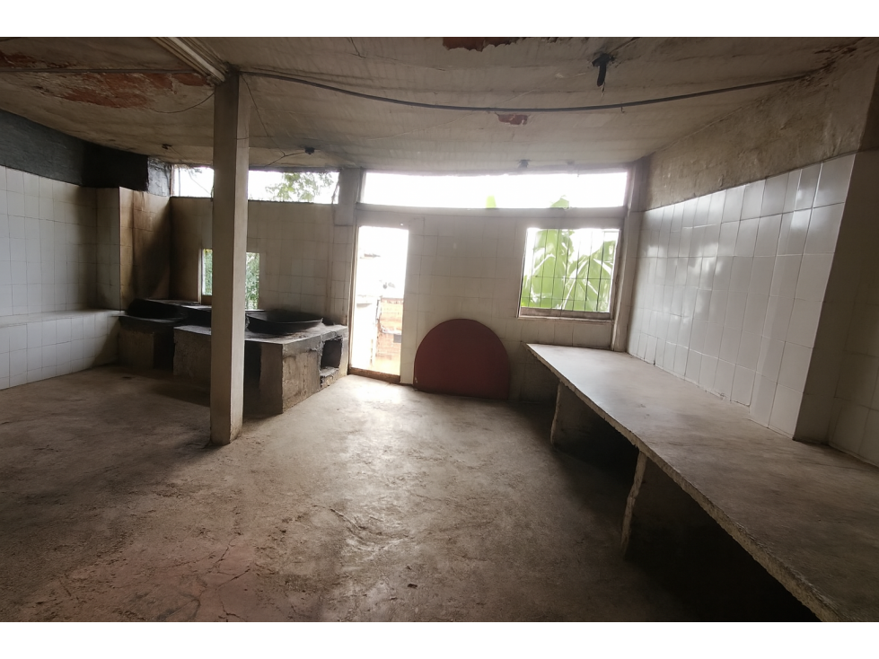 Departamento en venta bajo precio de mercado en Manrique