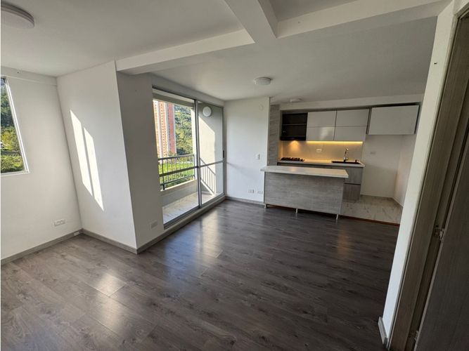 Apartamento de 2 alcobas en venta en Bello, 55 m² · foto 4 de 18