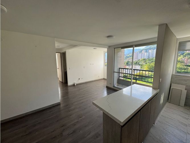 Apartamento de 2 alcobas en venta en Bello, 55 m² · foto 5 de 18