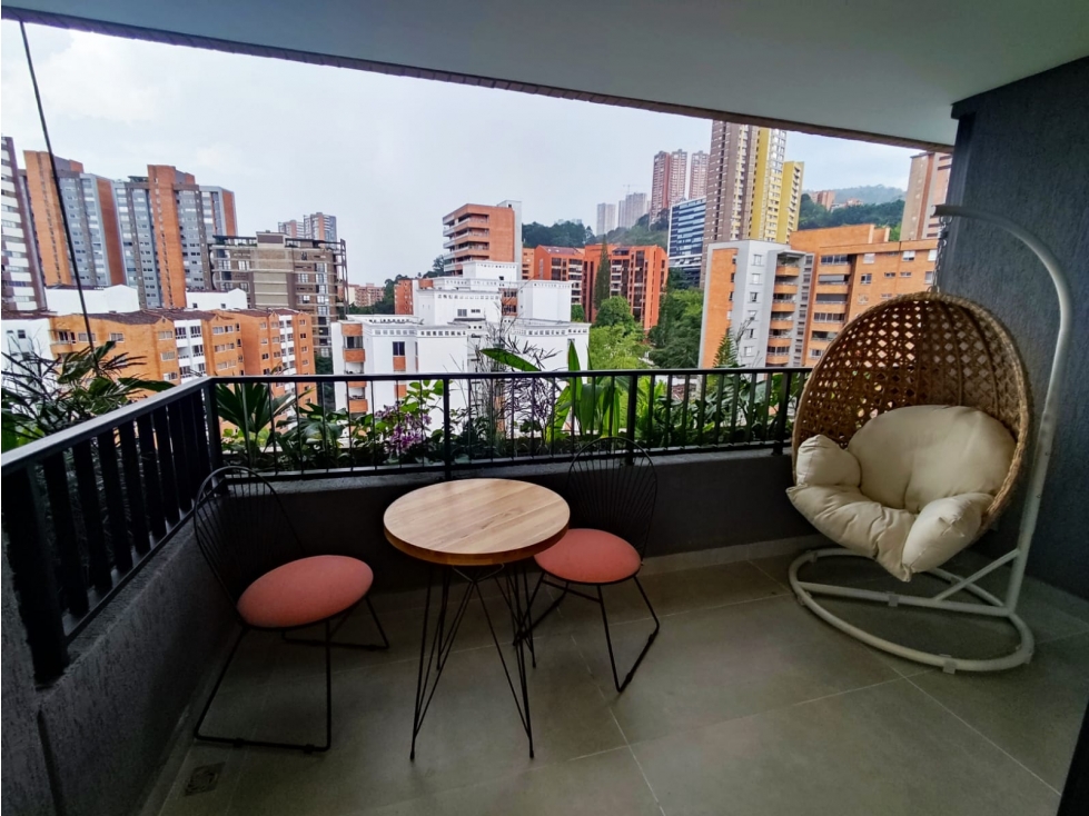 Apartamento en arriendo en Castropol, Medellín · foto 11 de 24