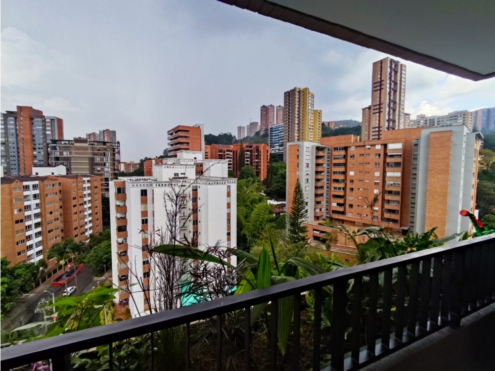 Apartamento en arriendo en Castropol, Medellín · foto 12 de 24