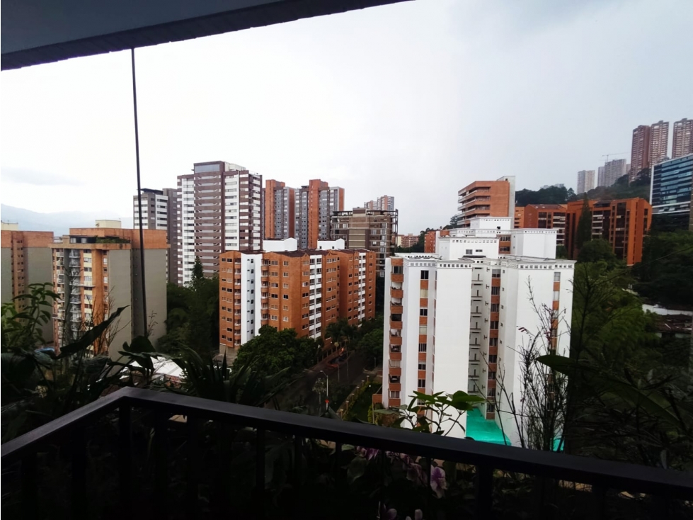 Apartamento en arriendo en Castropol, Medellín · foto 13 de 24