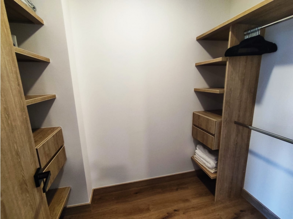 Apartamento en arriendo en Castropol, Medellín · foto 19 de 24