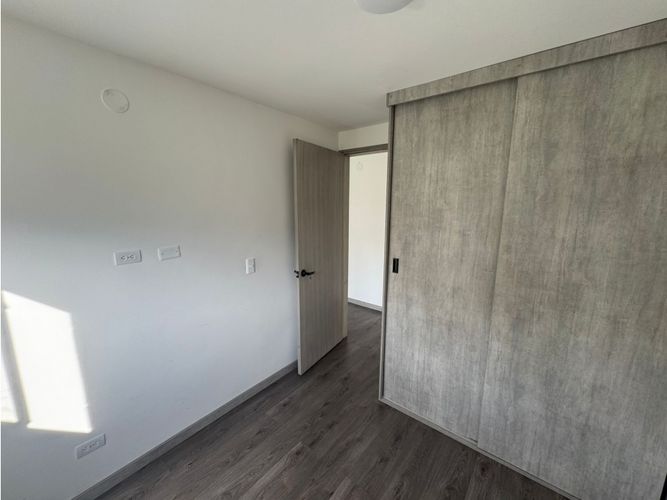Apartamento de 2 alcobas en venta en Bello, 55 m² · foto 16 de 18