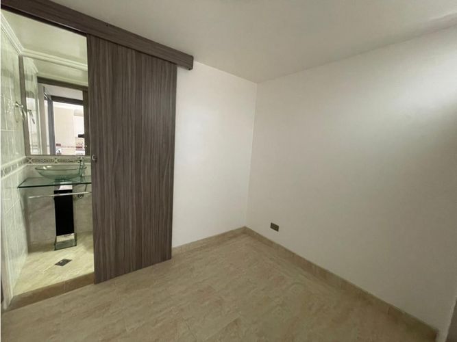 Apartamento de 3 alcobas en venta en Castropol, Medellín, 160 m² · foto 6 de 22