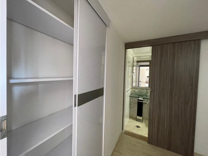 Apartamento de 3 alcobas en venta en Castropol, Medellín, 160 m² · foto 11 de 22