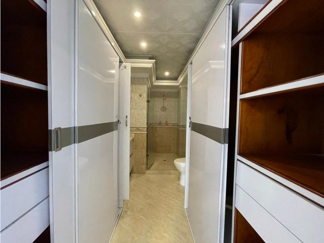 Apartamento de 3 alcobas en venta en Castropol, Medellín, 160 m² · foto 13 de 22