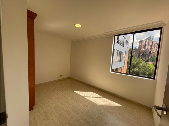 Apartamento de 3 alcobas en venta en Castropol, Medellín, 160 m² · foto 16 de 22