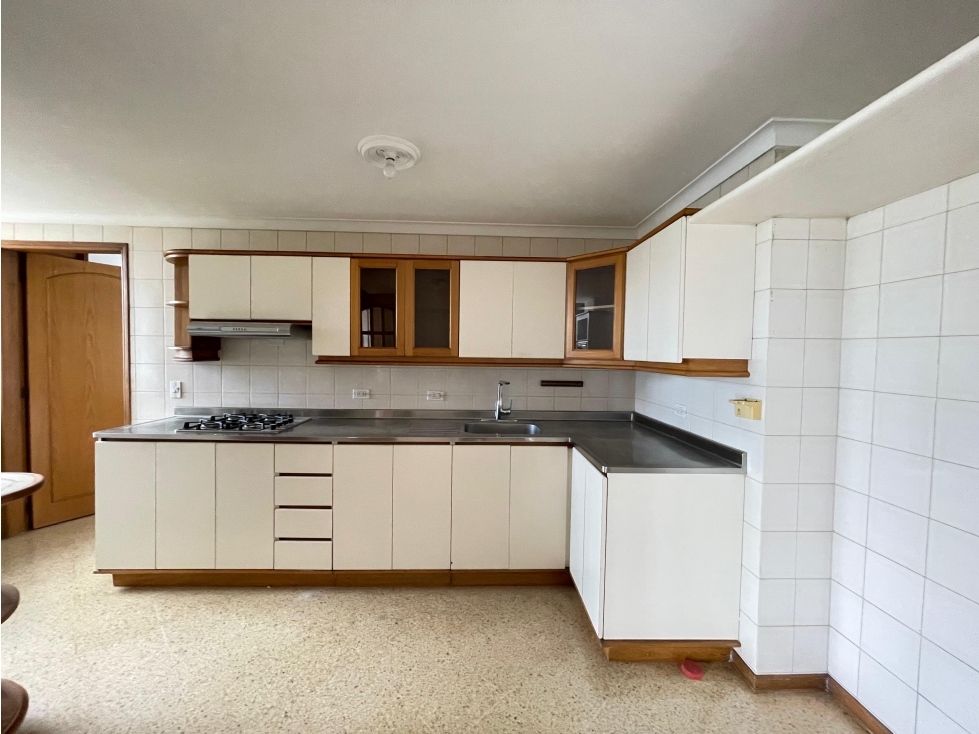 Apartamento de 3 alcobas en arriendo en Santa María De Los Ángeles, Medellín, 160 m² · foto 3 de 15