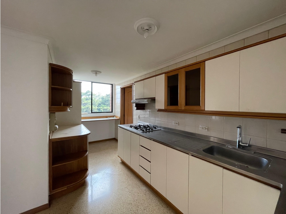 Apartamento de 3 alcobas en arriendo en Santa María De Los Ángeles, Medellín, 160 m² · foto 4 de 15