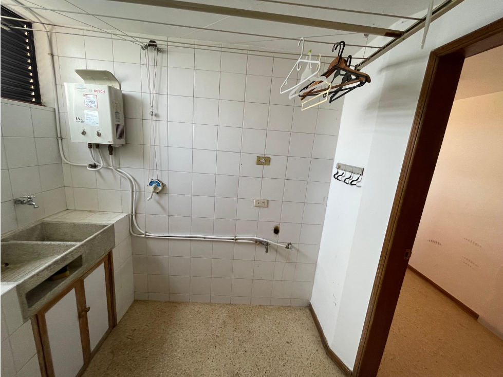 Apartamento de 3 alcobas en arriendo en Santa María De Los Ángeles, Medellín, 160 m² · foto 5 de 15