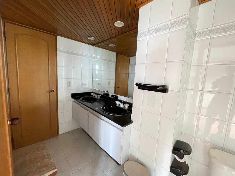 Apartamento de 3 alcobas en arriendo en Santa María De Los Ángeles, Medellín, 160 m² · foto 10 de 15
