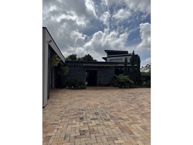 Casa de 5 alcobas en venta en Llano Grande, Rionegro, 500 m² · foto 13 de 24