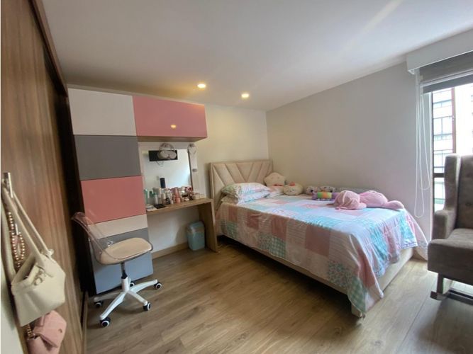 Casa de 4 alcobas en venta en El Tesoro, Medellín, 238 m² · foto 13 de 24