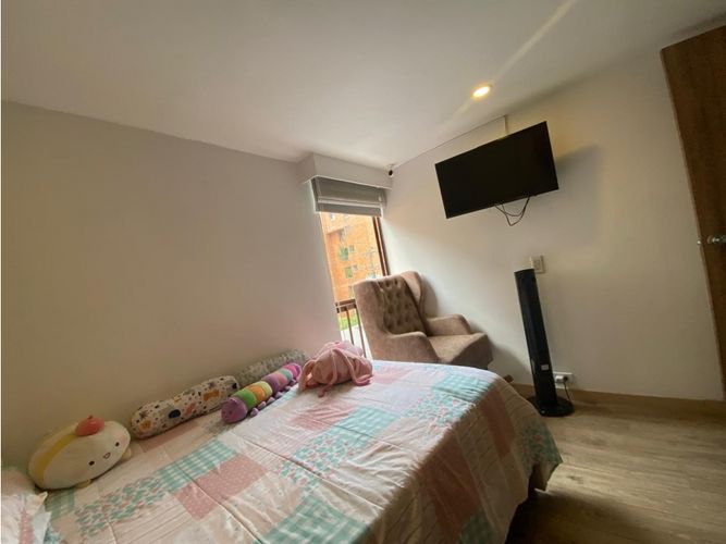 Casa de 4 alcobas en venta en El Tesoro, Medellín, 238 m² · foto 14 de 24