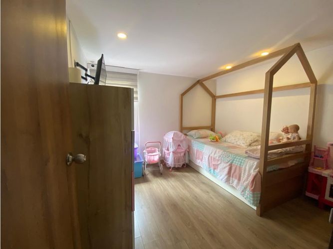Casa de 4 alcobas en venta en El Tesoro, Medellín, 238 m² · foto 16 de 24