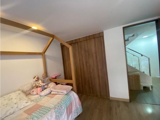 Casa de 4 alcobas en venta en El Tesoro, Medellín, 238 m² · foto 17 de 24