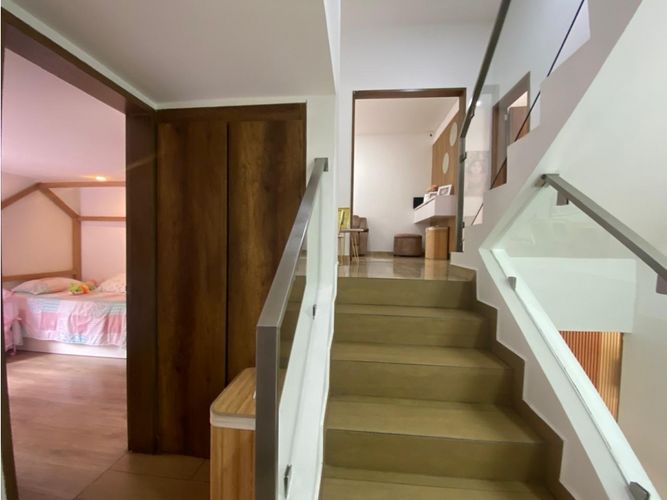 Casa de 4 alcobas en venta en El Tesoro, Medellín, 238 m² · foto 18 de 24